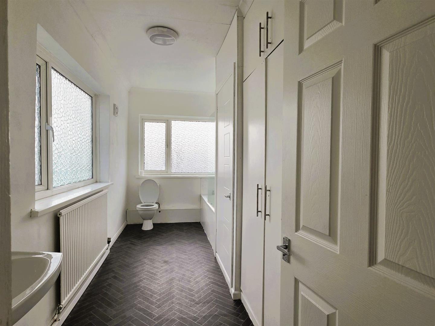 Dillwyn Street, Llanelli, SA15 1BU